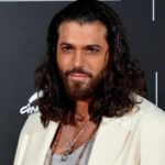 can yaman in posa